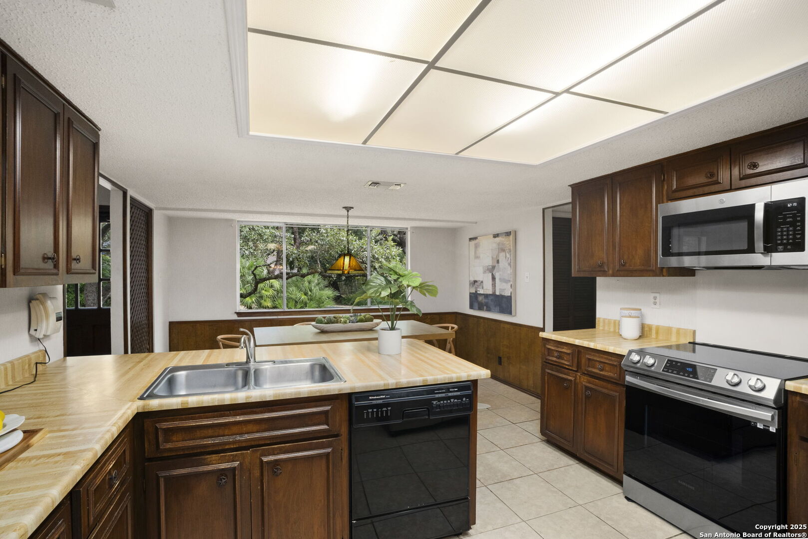 2527 Cedar Glen