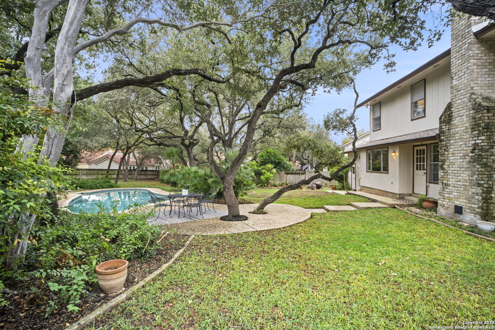 2527 Cedar Glen