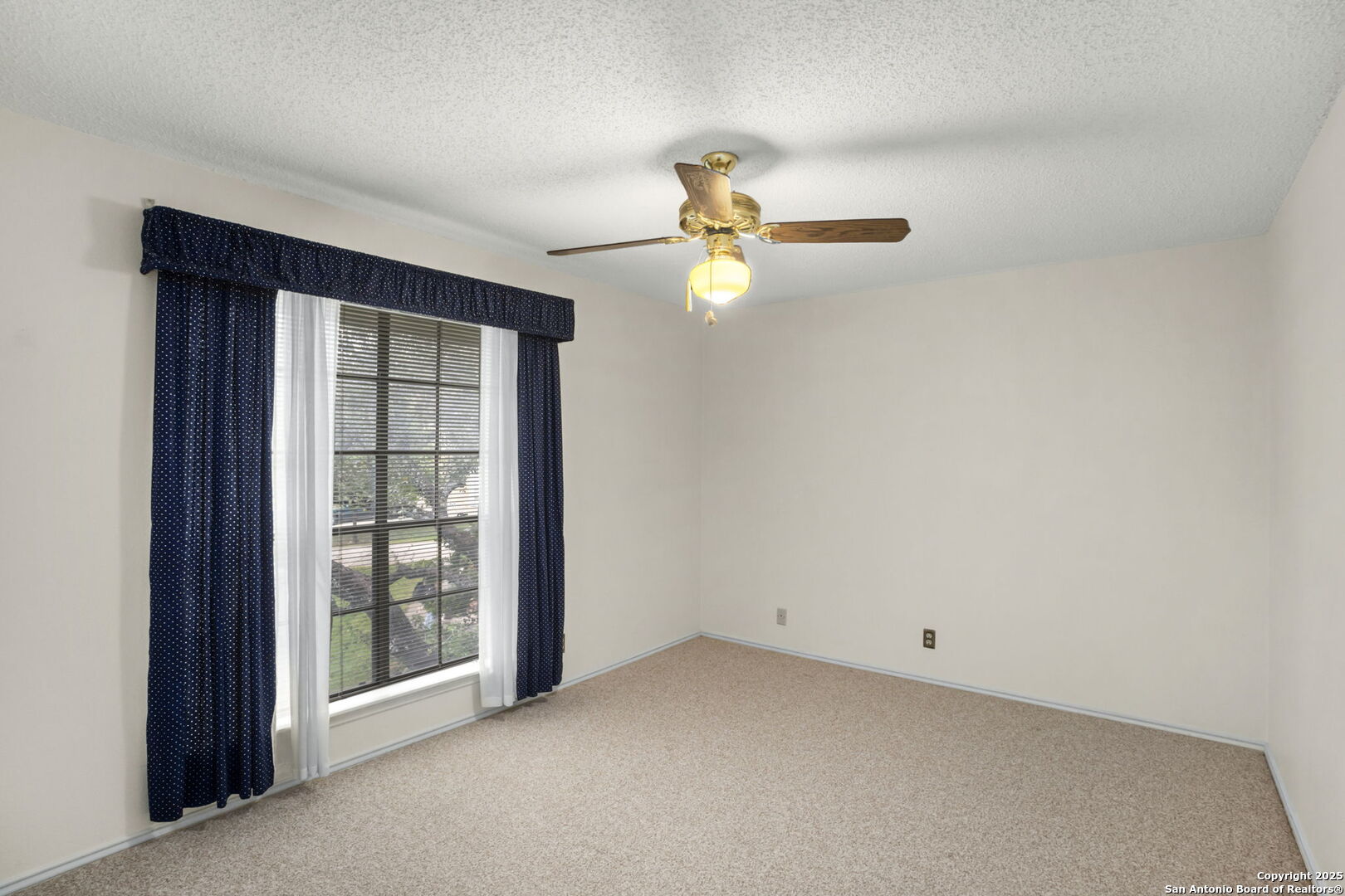 2527 Cedar Glen