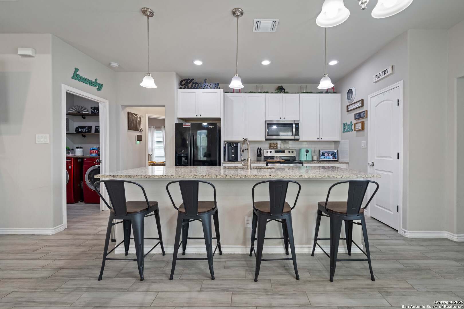 760 Crestview