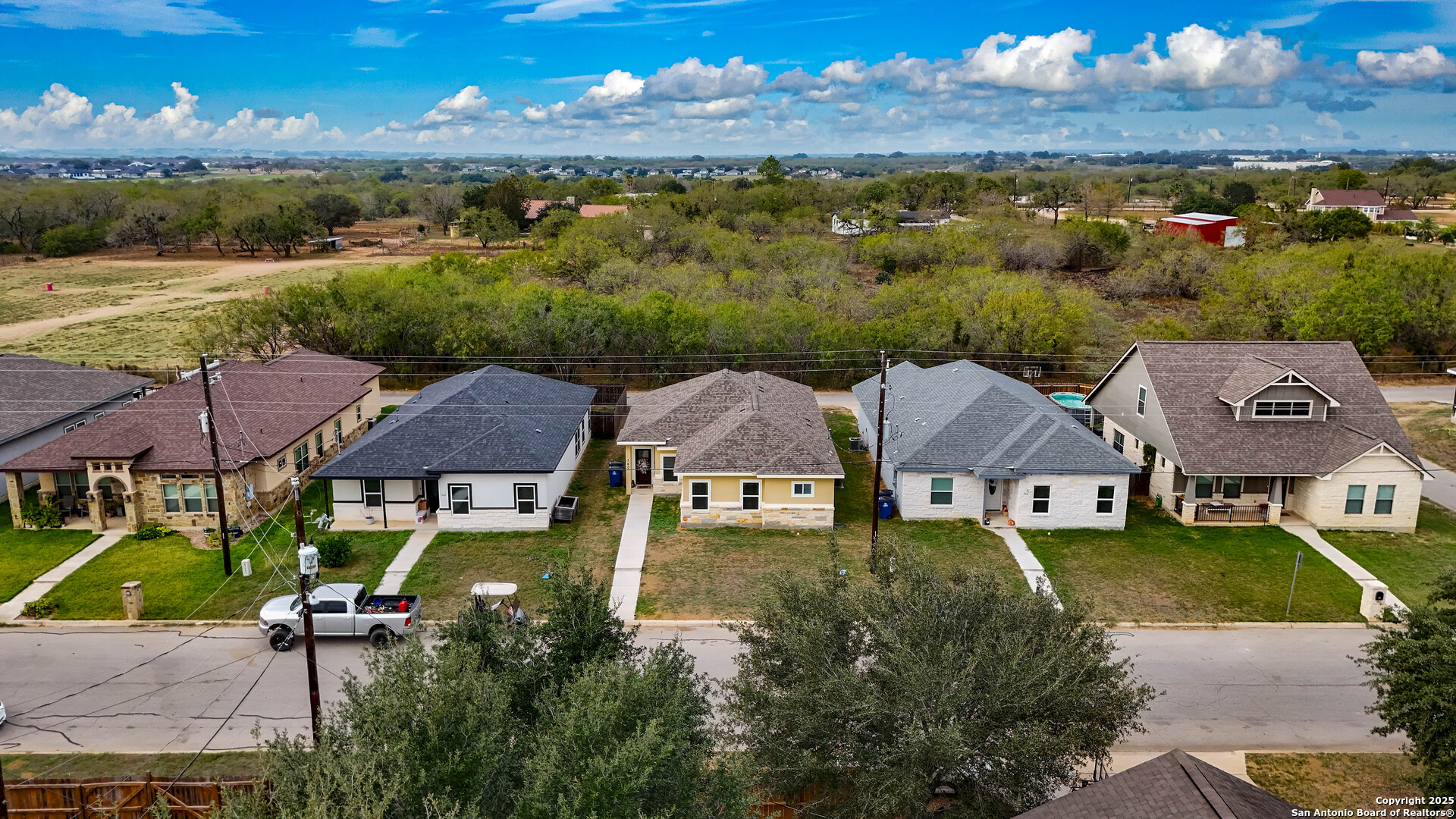 760 Crestview