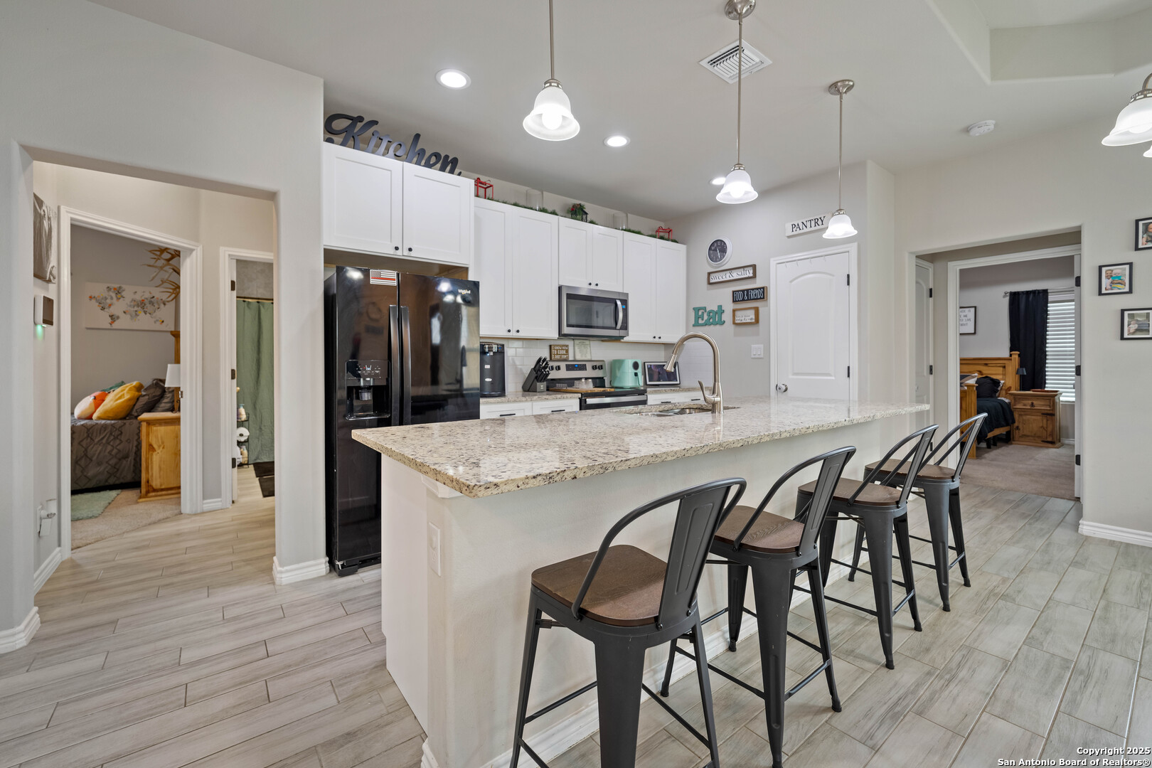 760 Crestview