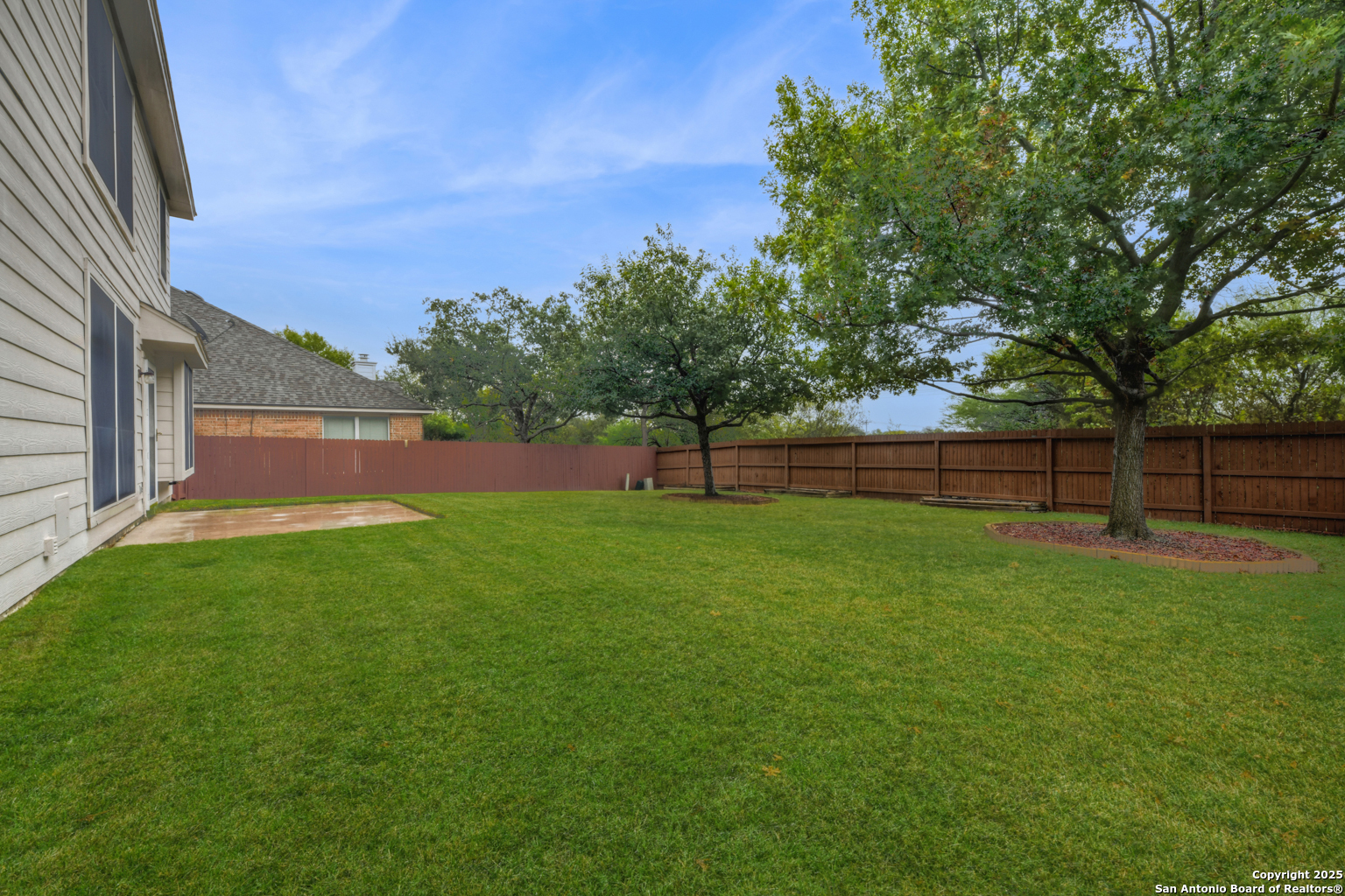 20811 Encino Pebble