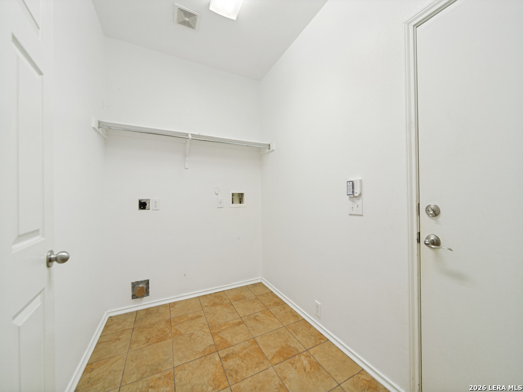 20811 Encino Pebble