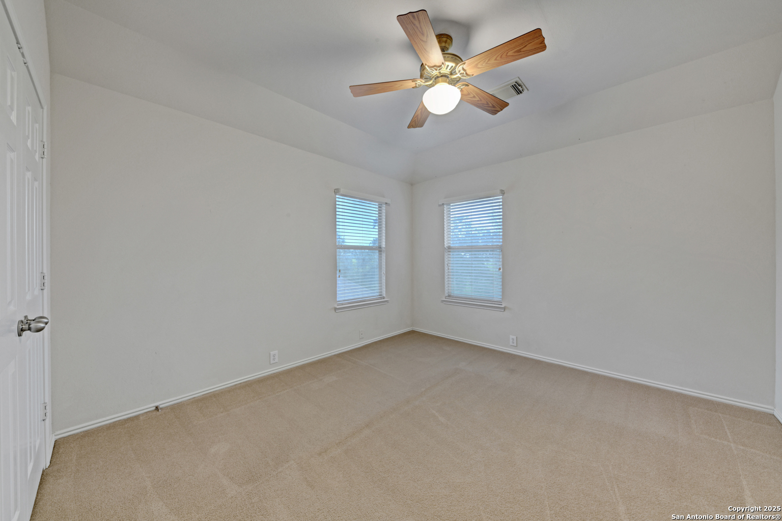 20811 Encino Pebble