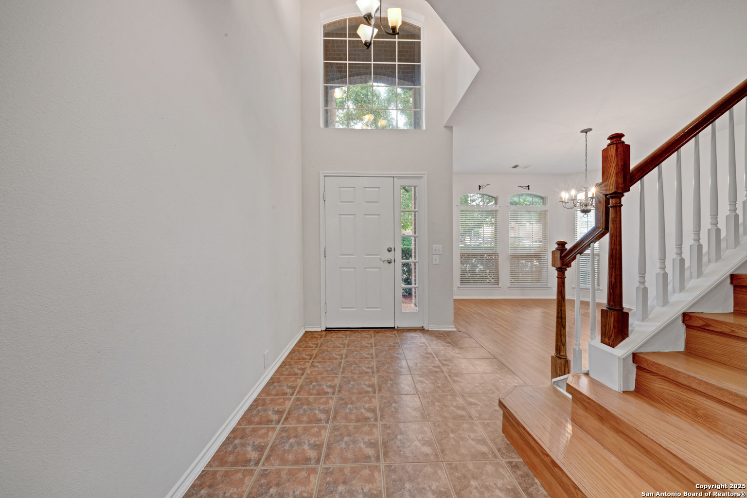 20811 Encino Pebble
