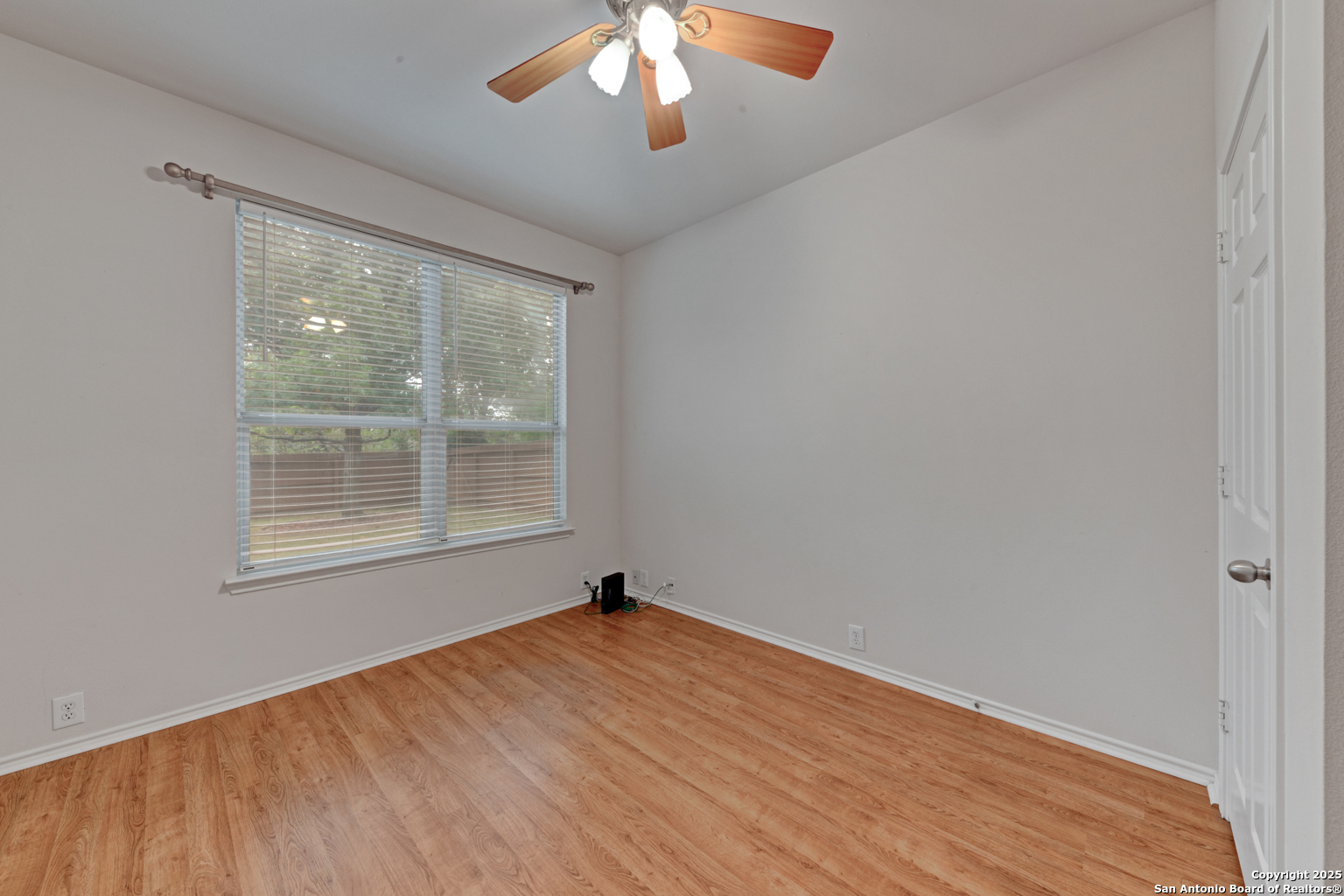 20811 Encino Pebble