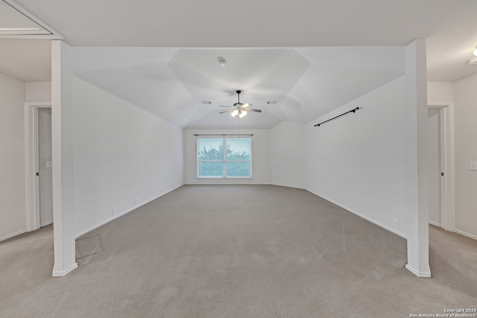 20811 Encino Pebble