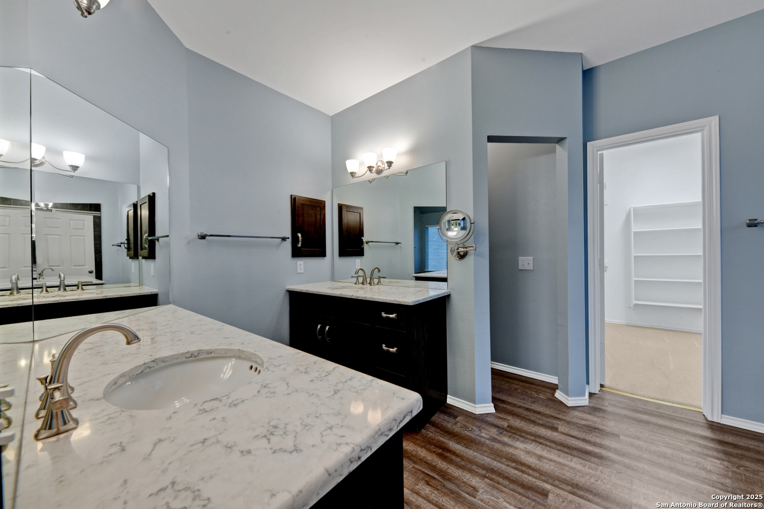 20811 Encino Pebble
