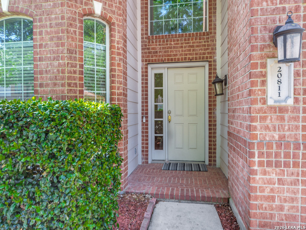 20811 Encino Pebble