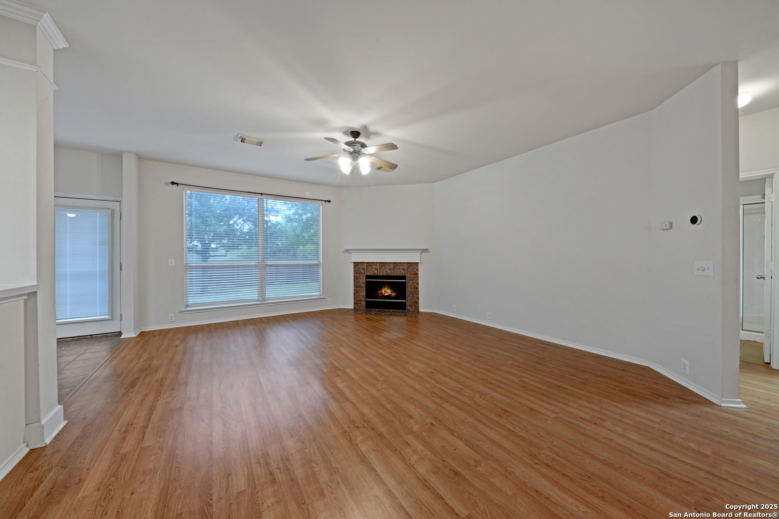 20811 Encino Pebble