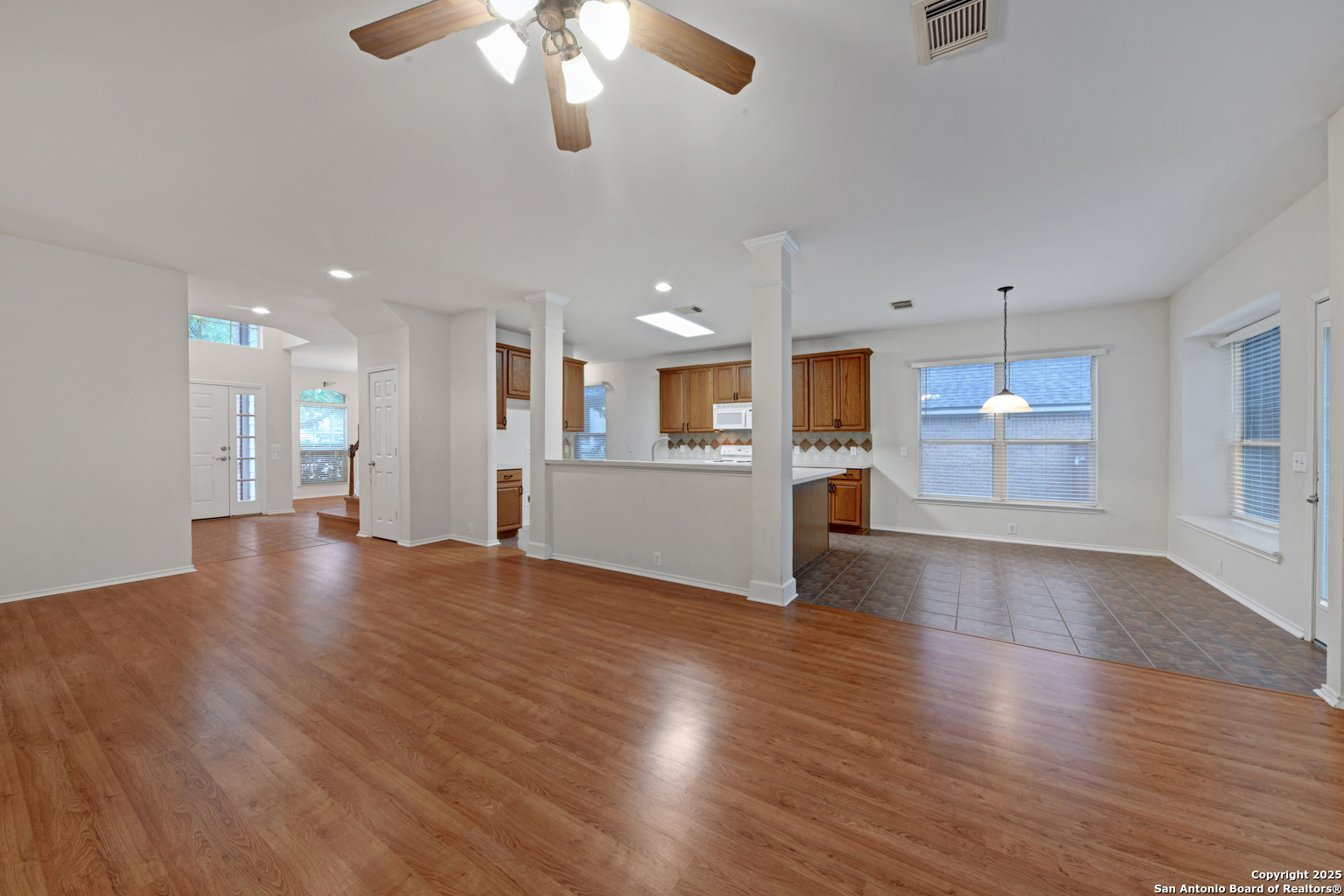 20811 Encino Pebble