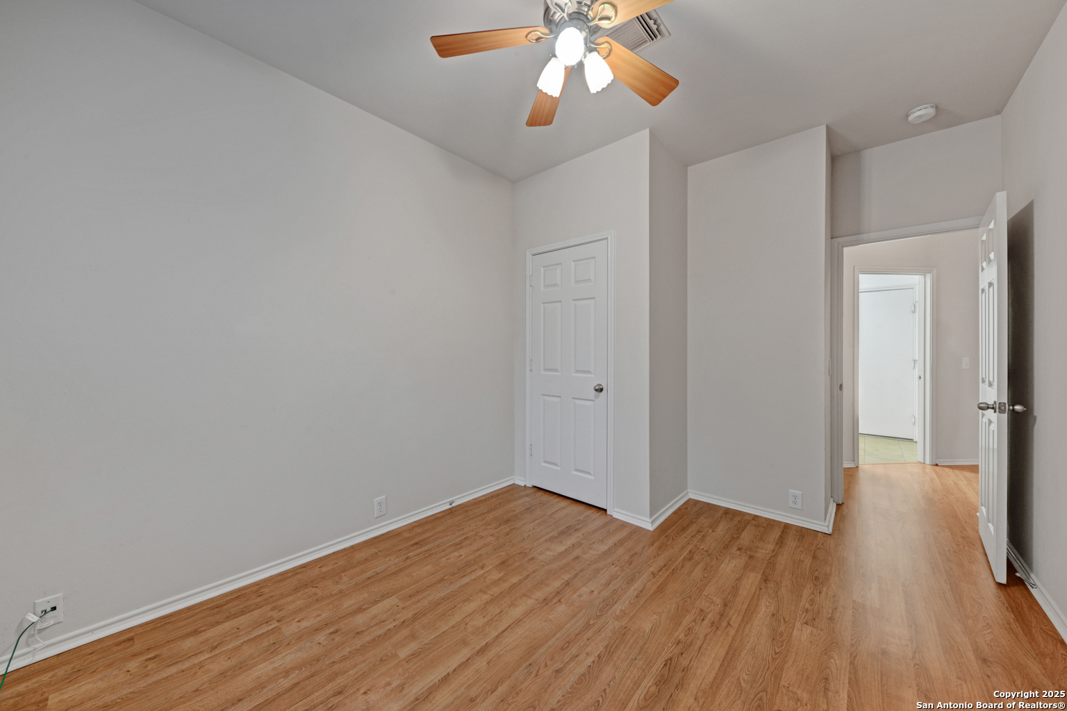 20811 Encino Pebble
