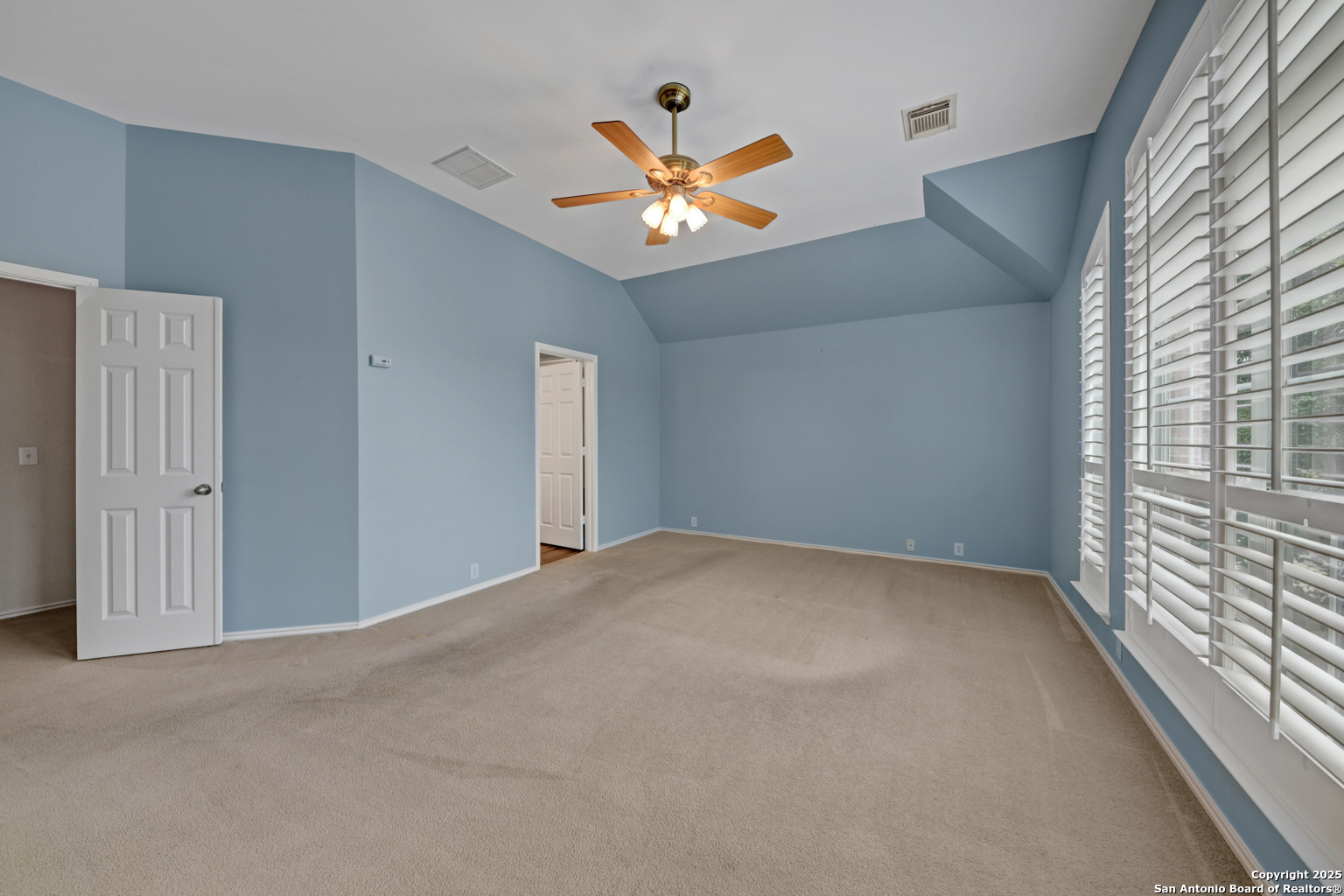 20811 Encino Pebble