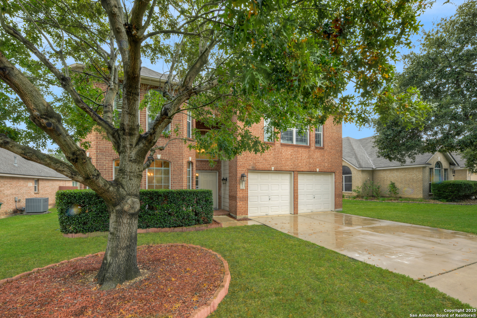 20811 Encino Pebble