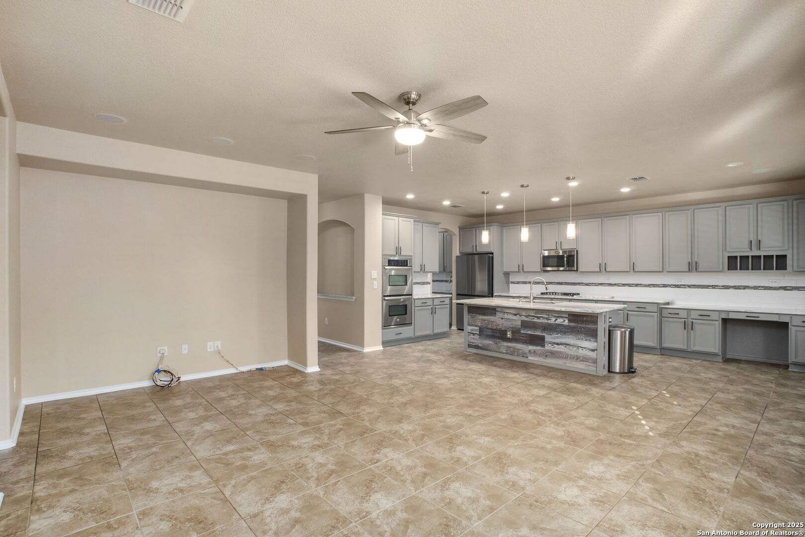 4002 Calle De Cobre