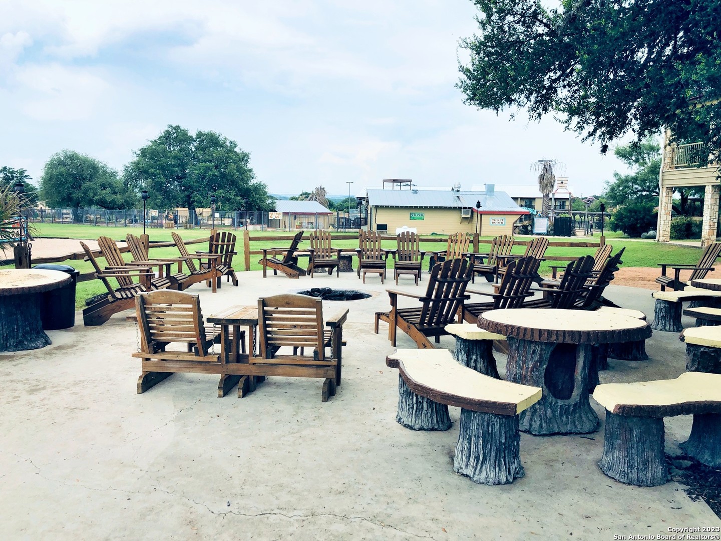 21N WHARTONS DOCK RD