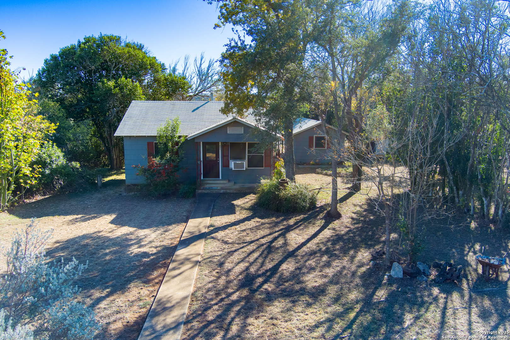805 Evergreen