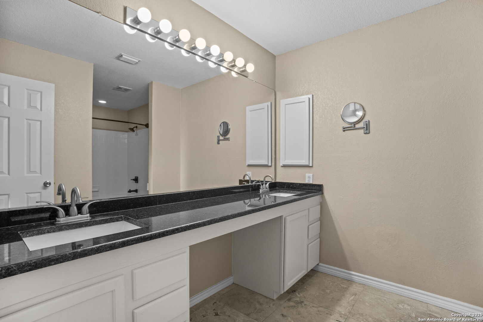 22006 Kenton Knoll