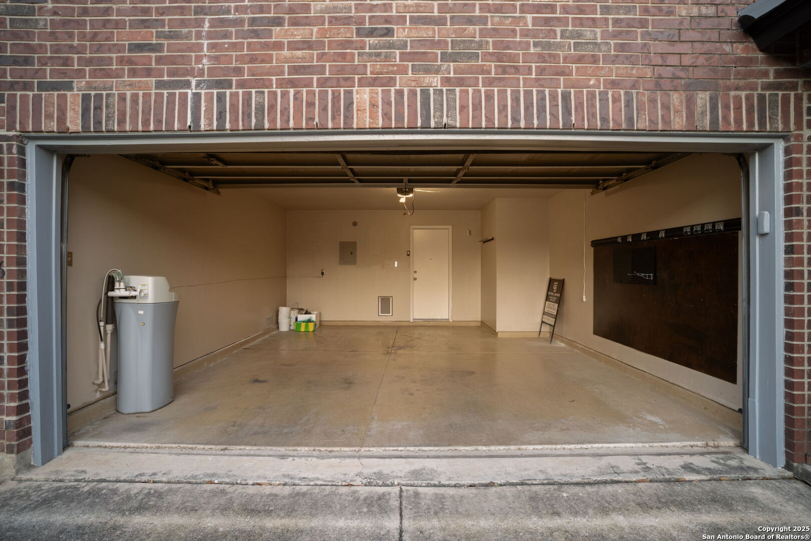 22006 Kenton Knoll