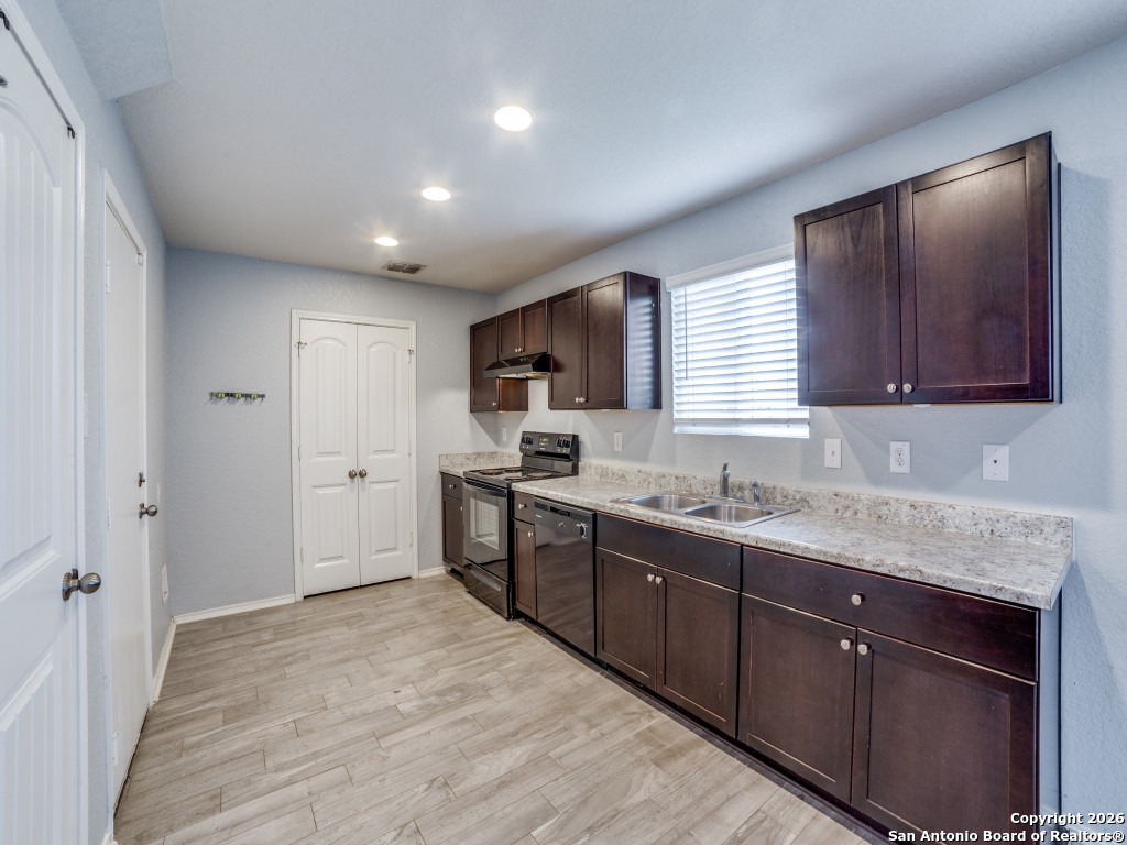 11715 Blackmore Leap