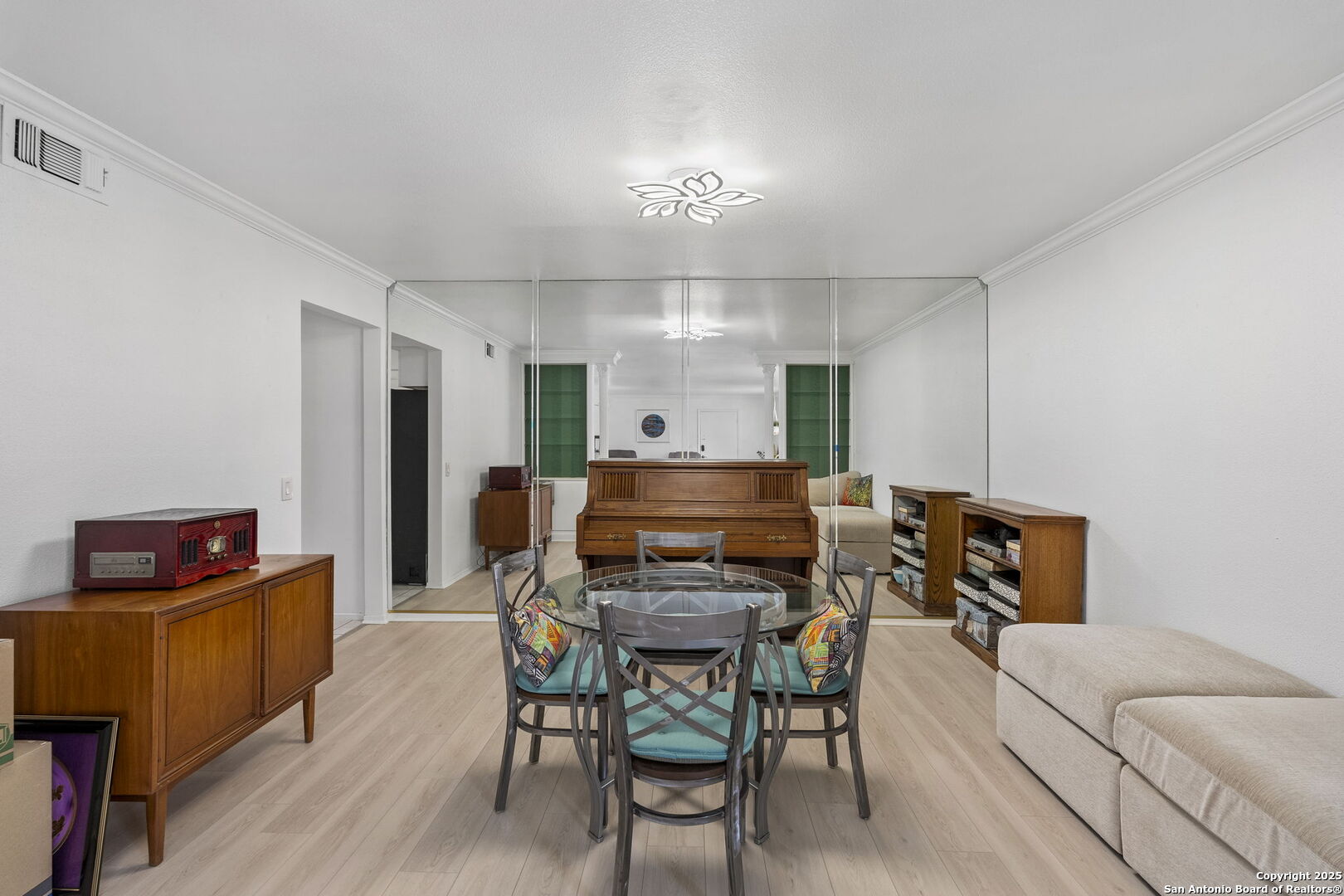 8033 N NEW BRAUNFELS AVENUE 400 D