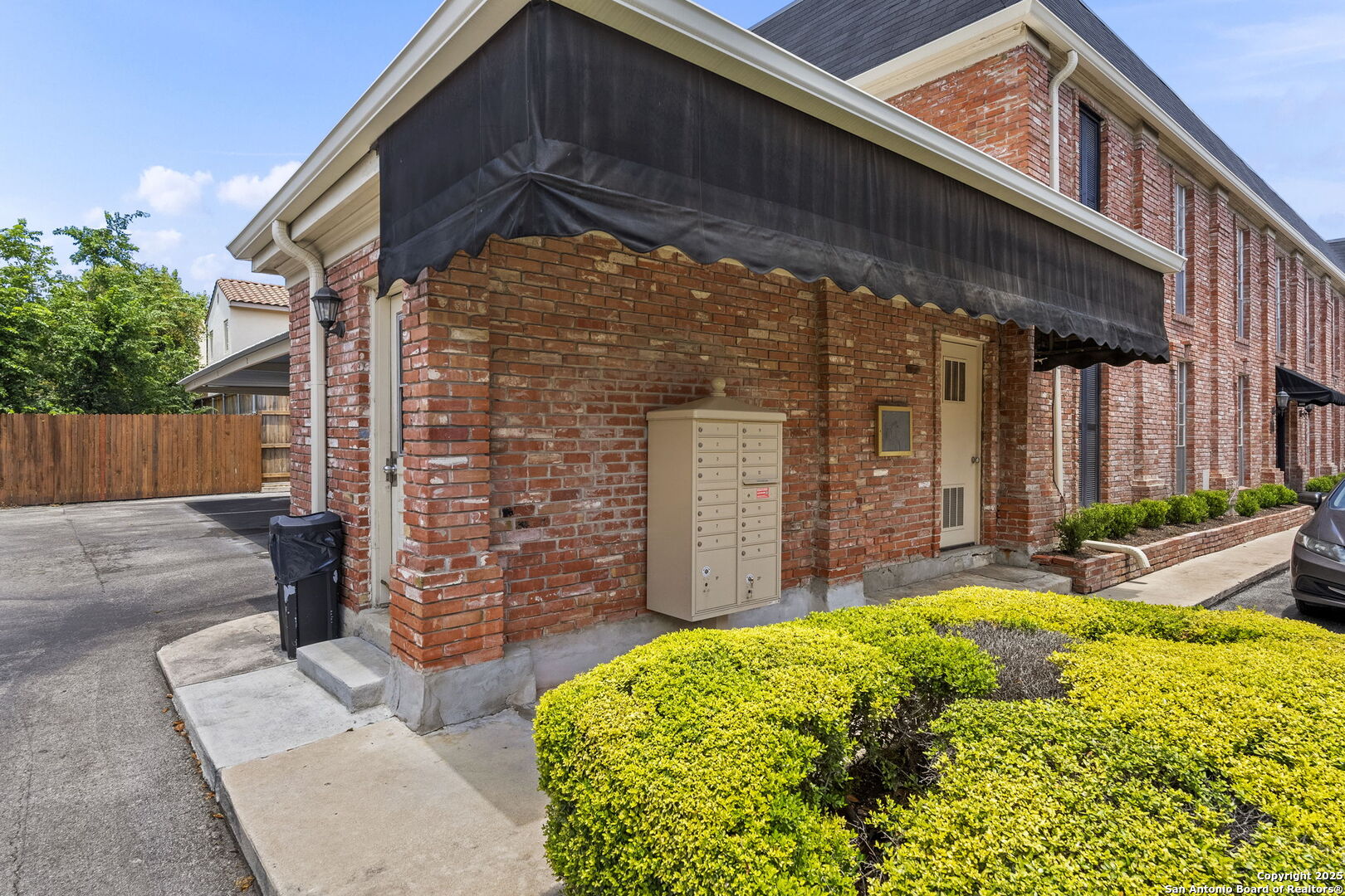 8033 N NEW BRAUNFELS AVENUE 400 D