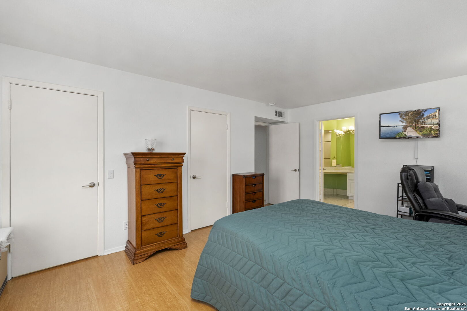 8033 N NEW BRAUNFELS AVENUE 400 D