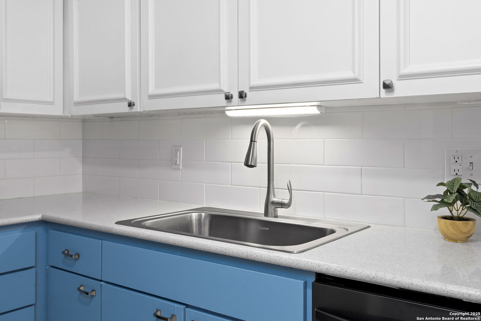 8033 N NEW BRAUNFELS AVENUE 400 D