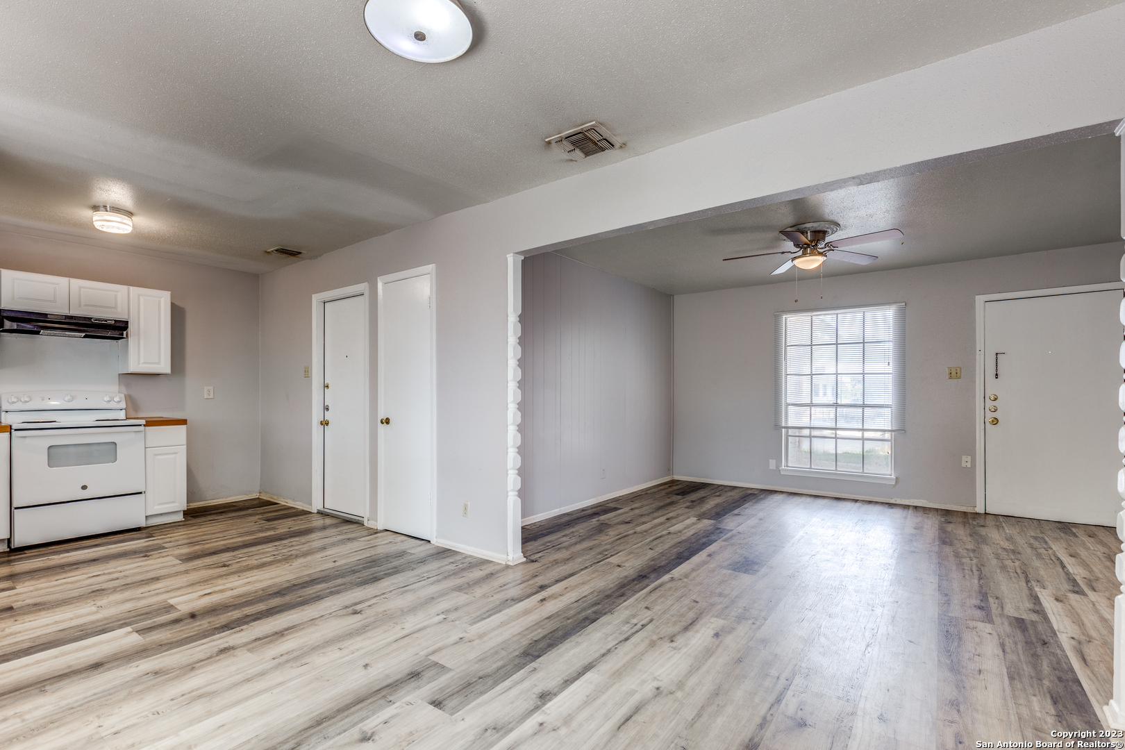 827 Spring Park