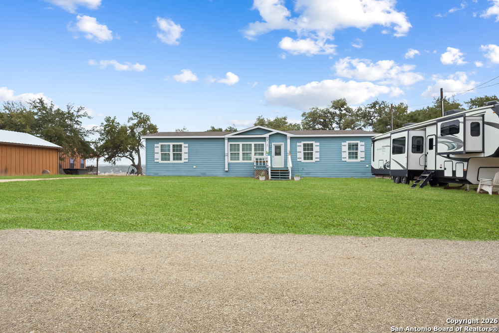 201 Private Road 1524