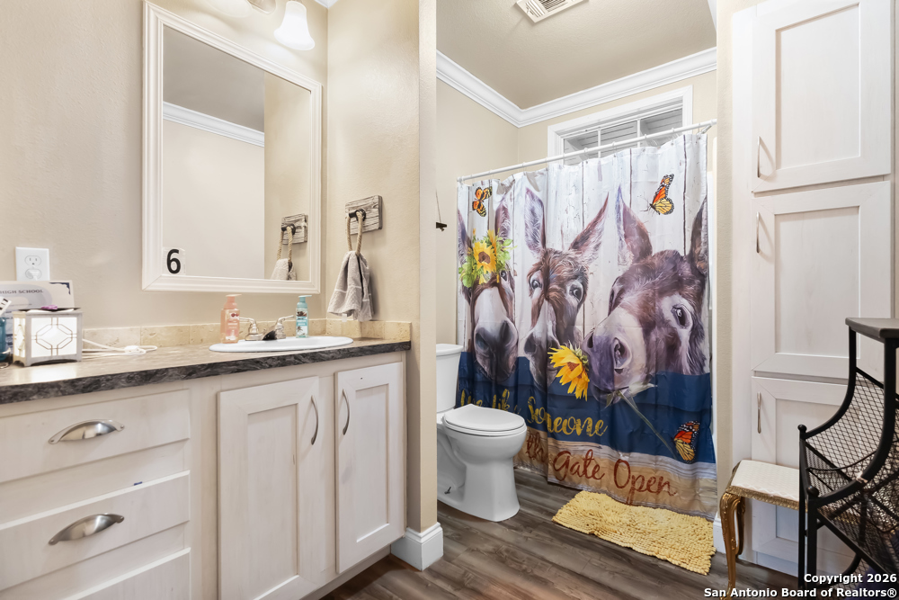 201 Private Road 1524