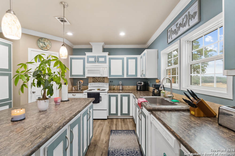 201 Private Road 1524