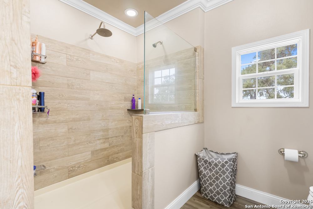 201 Private Road 1524