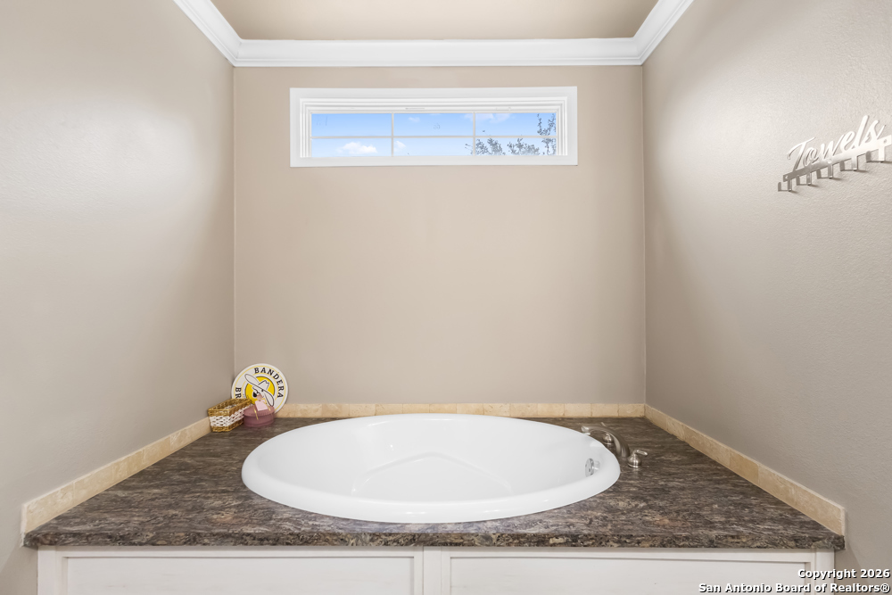 201 Private Road 1524