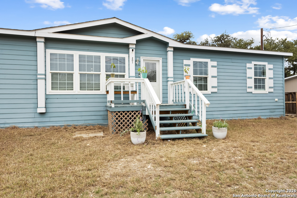 201 Private Road 1524