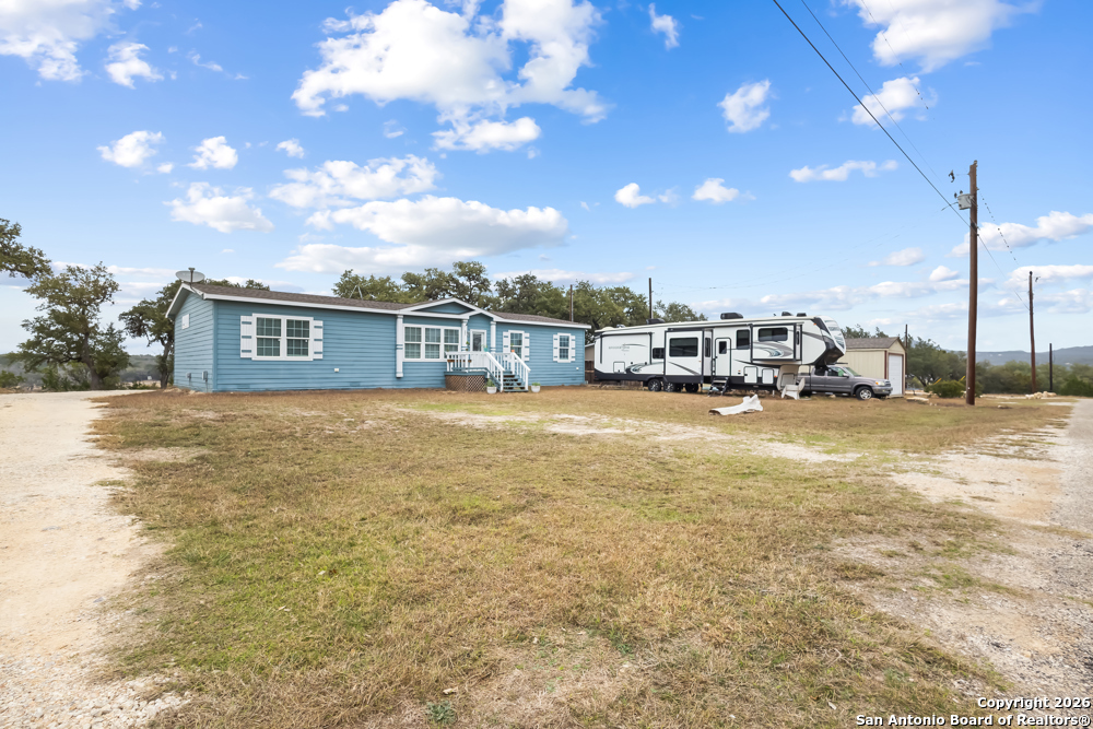 201 Private Road 1524