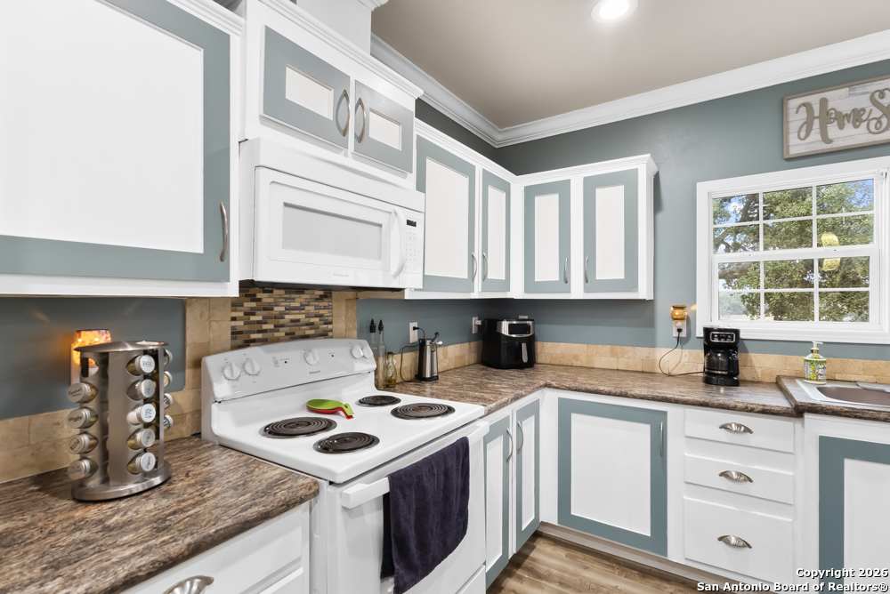 201 Private Road 1524
