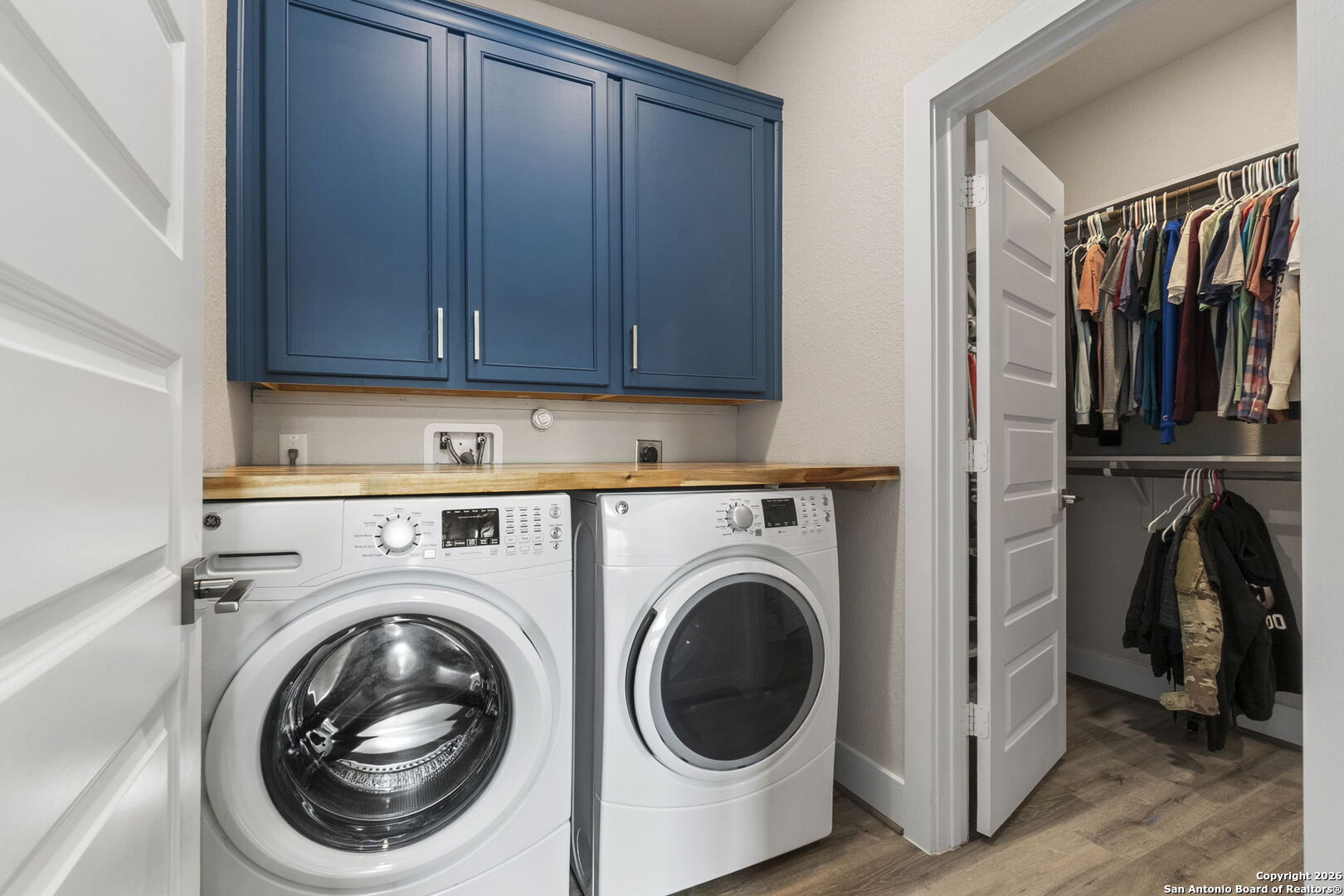 5702 Willow Creek Way