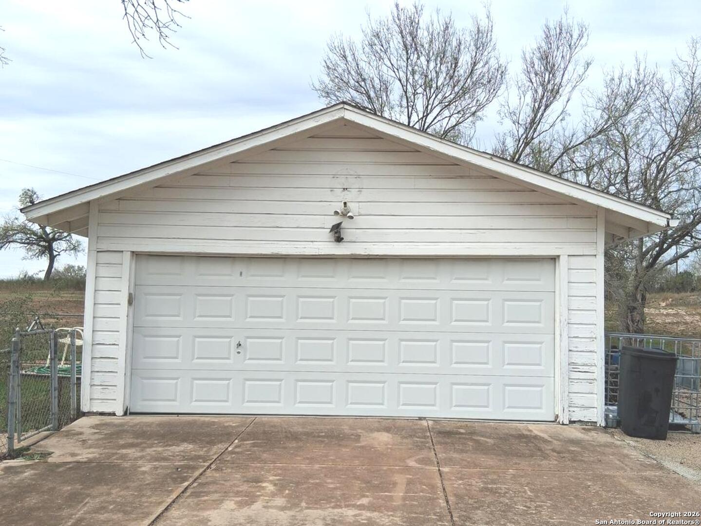 7431 & 7433 Real Road