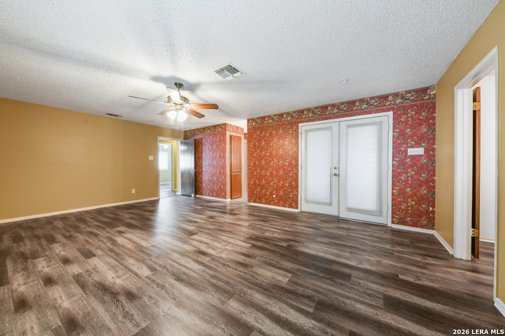 1033 E Live Oak