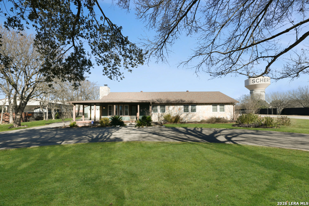 1033 E Live Oak