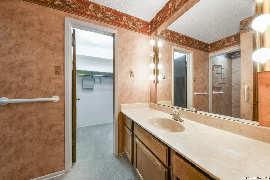 1033 E Live Oak