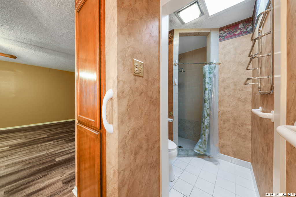 1033 E Live Oak