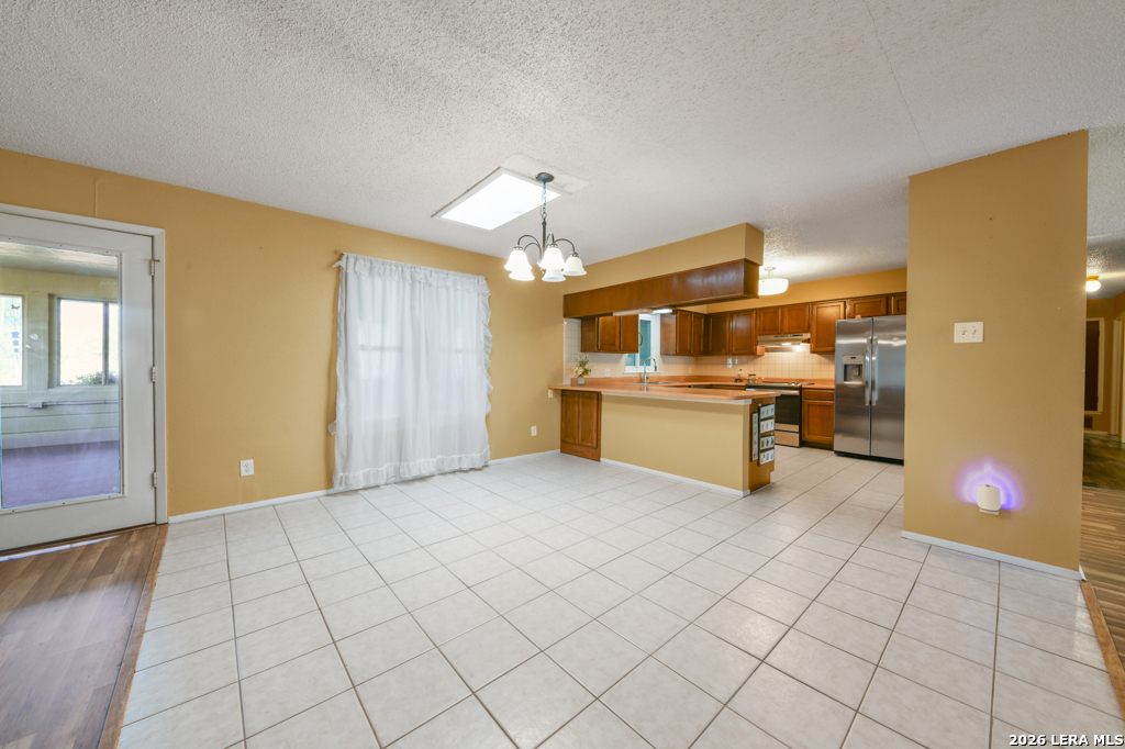 1033 E Live Oak