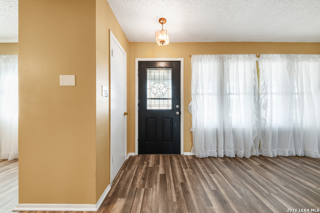 1033 E Live Oak