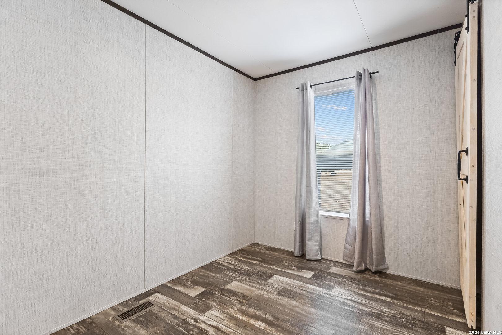 128 Private Road 1511