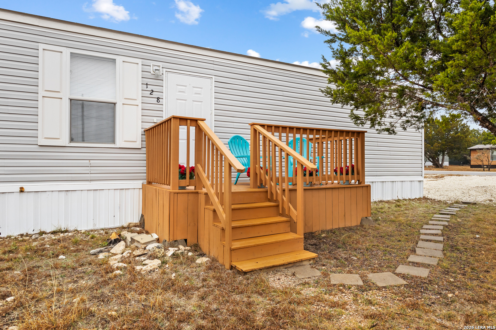 128 Private Road 1511