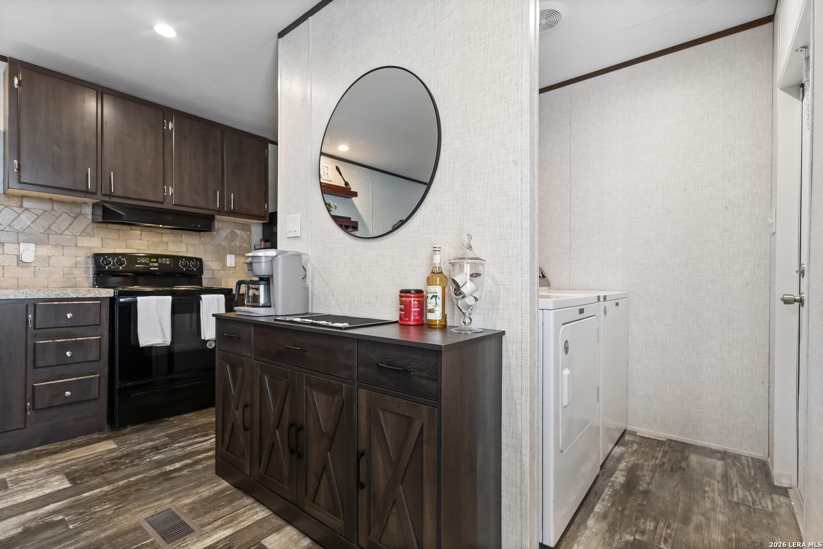 128 Private Road 1511