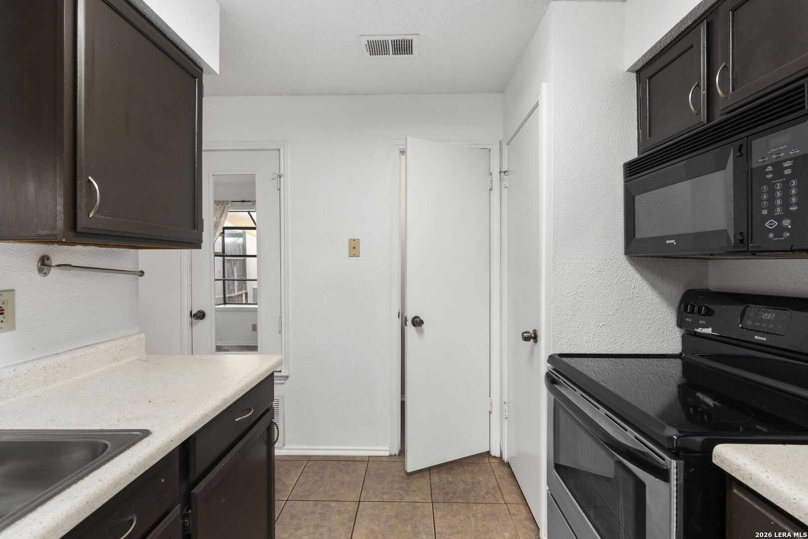 4949 Hamilton Wolfe 4101